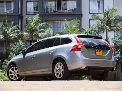 🚗 2015 VOLVO V60 T4 SILVER | SCANDINAVIAN ELEGANCE MEETS SPORTY PERFORMANCE ✨