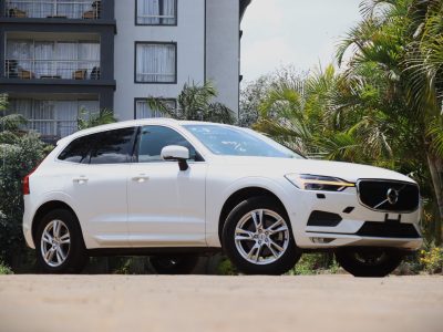 🤍 2019 VOLVO XC60 T5 — ELEGANCE MEETS POWER IN PURE WHITE! 🚙✨