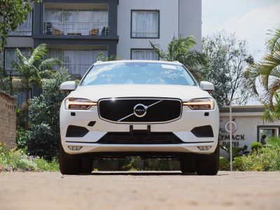 🤍 2019 VOLVO XC60 T5 — ELEGANCE MEETS POWER IN PURE WHITE! 🚙✨