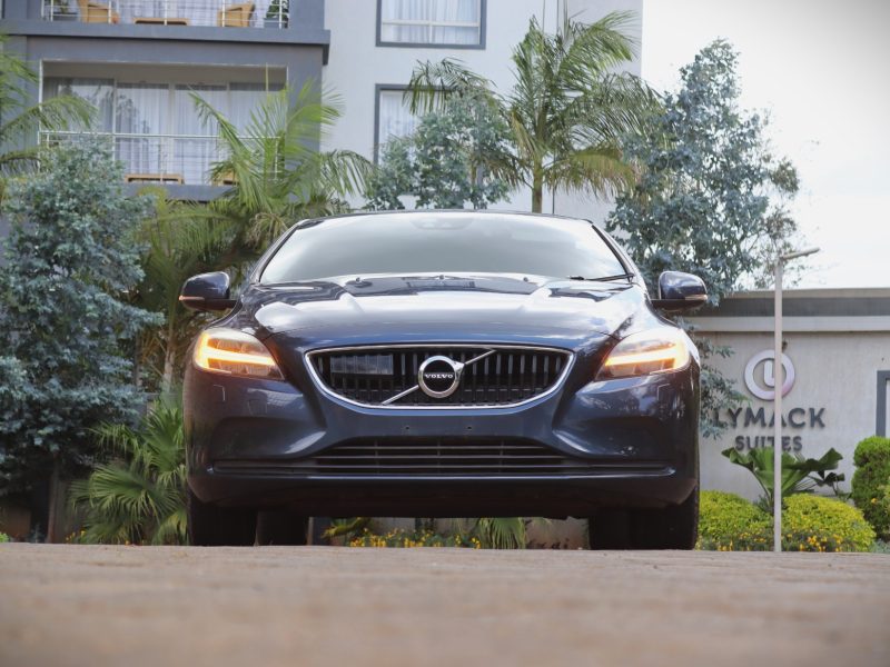 🔵 2017 VOLVO V40 T3 – BLUE | PREMIUM HATCHBACK • TURBO PERFORMANCE • SCANDINAVIAN DESIGN