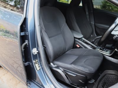 🔵 2017 VOLVO V40 T3 – BLUE | PREMIUM HATCHBACK • TURBO PERFORMANCE • SCANDINAVIAN DESIGN