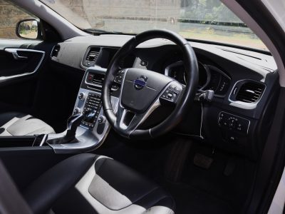 ⚪ 2018 VOLVO S60 D4 – WHITE | EXECUTIVE SEDAN • DIESEL-TURBO • SCANDINAVIAN LUXURY