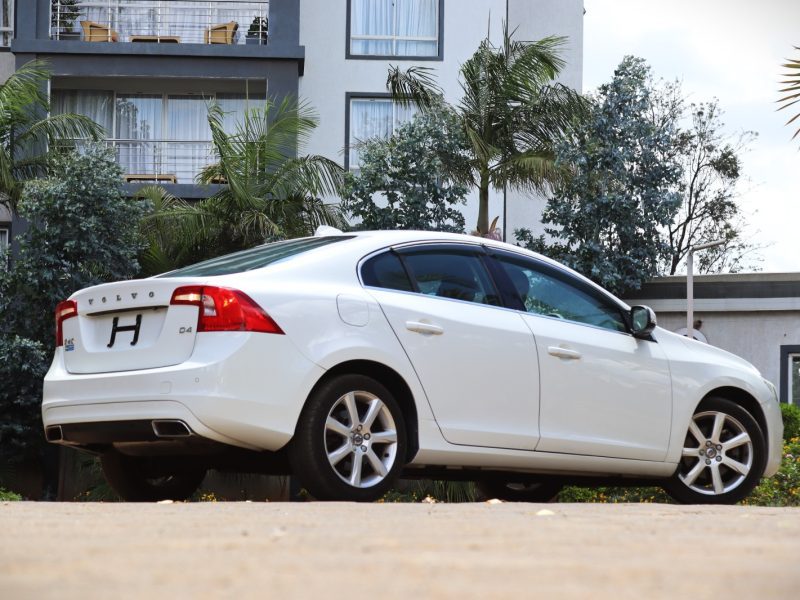 ⚪ 2018 VOLVO S60 D4 – WHITE | EXECUTIVE SEDAN • DIESEL-TURBO • SCANDINAVIAN LUXURY