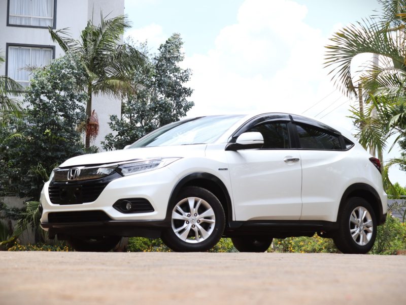 🤍 2018 HONDA VEZEL HYBRID – WHITE | 1500CC PETROL-HYBRID • COMPACT SUV • SUPER FUEL-EFFICIENT