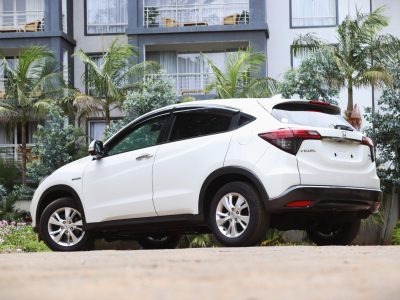 🤍 2018 HONDA VEZEL HYBRID – WHITE | 1500CC PETROL-HYBRID • COMPACT SUV • SUPER FUEL-EFFICIENT