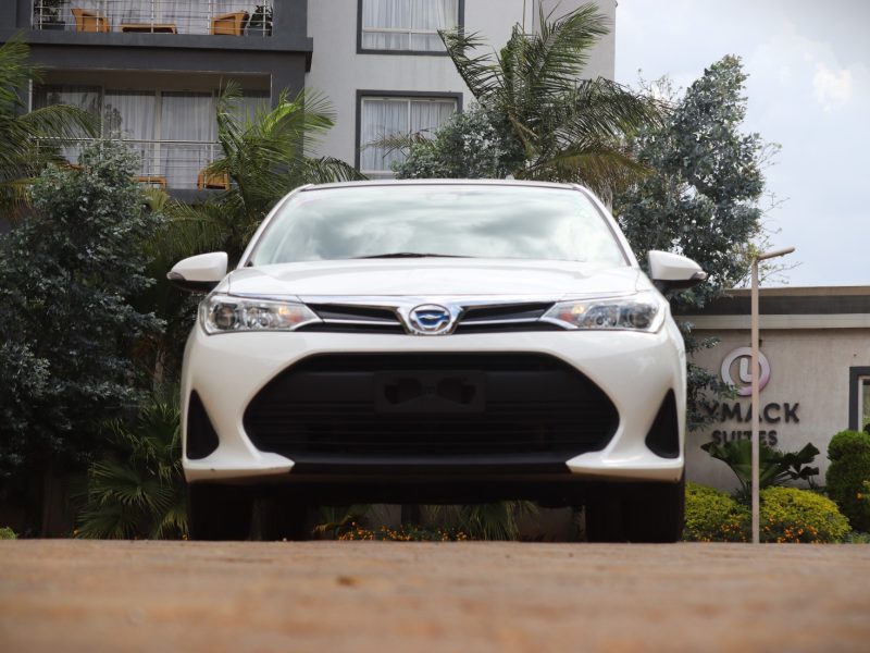 đ¤ 2018 TOYOTA AXIO HYBRID â PEARL WHITE | 1500CC PETROL-HYBRID ⢠SUPER FUEL-EFFICIENT ⢠COMFORTABLE SEDAN