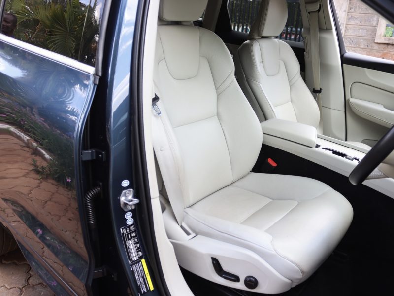 🔵 2018 VOLVO XC60 MOMENTUM D4 – BLUE | 2000CC DIESEL TURBO • LUXURY • EFFICIENCY • SAFETY