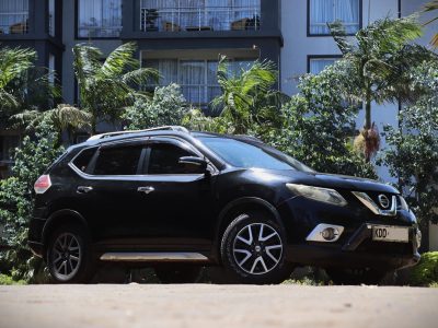 Nissan X-Trail – Black | YOM 2014 | 2000CC Petrol • Sunroof