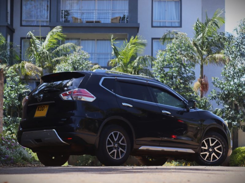 Nissan X-Trail – Black | YOM 2014 | 2000CC Petrol • Sunroof