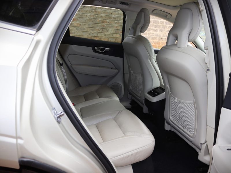 Volvo XC60 D4 Inscription – Bronze | YOM 2018 | 2000CC Diesel Turbo