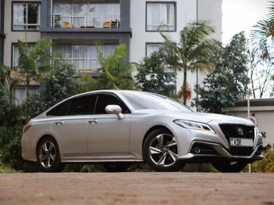 Toyota Crown RS – YOM 2018 | 2500CC Petrol • Silver Exterior Luxury • Performance • Executive Presence