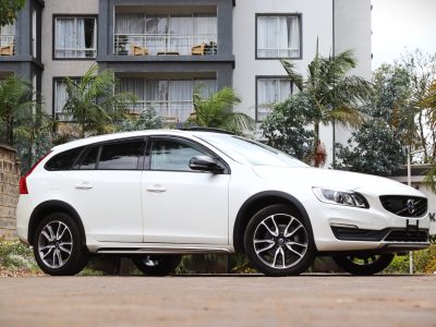 Volvo V60 Cross Country – YOM 2018 | 2000CC Diesel Adventure • Comfort • Scandinavian Precision