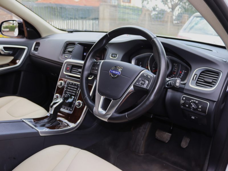 Volvo V60 Cross Country – YOM 2018 | 2000CC Diesel Adventure • Comfort • Scandinavian Precision