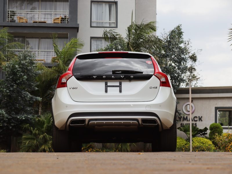 Volvo V60 Cross Country – YOM 2018 | 2000CC Diesel Adventure • Comfort • Scandinavian Precision