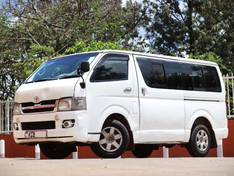 🚐 TOYOTA HIACE – 2007 | Reliable 2000CC Diesel Van in Clean White Spacious • Durable • Trusted Workhorse