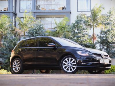 ⚡ VOLKSWAGEN GOLF – 2017 | Sporty & Efficient 1400CC Petrol in Sleek Black Compact • Stylish • Dynamic Driving Experience