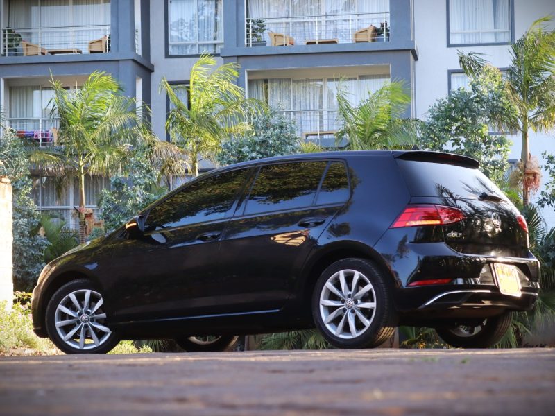⚡ VOLKSWAGEN GOLF – 2017 | Sporty & Efficient 1400CC Petrol in Sleek Black Compact • Stylish • Dynamic Driving Experience