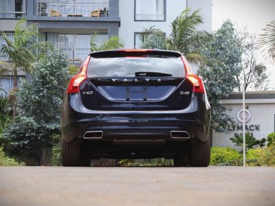 💙 VOLVO V60 – 2018 | Elegant N-Blue Wagon with a Strong 2000CC Diesel Engine Stylish • Practical • Scandinavian Luxury