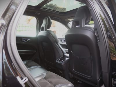 VOLVO XC60 R-DESIGN T5 – YOM 2018 | 2000CC Petrol Turbo Sporty • Powerful • Modern Scandinavian Luxury