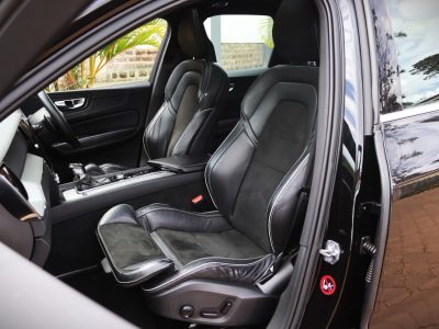 VOLVO XC60 R-DESIGN T5 – YOM 2018 | 2000CC Petrol Turbo Sporty • Powerful • Modern Scandinavian Luxury