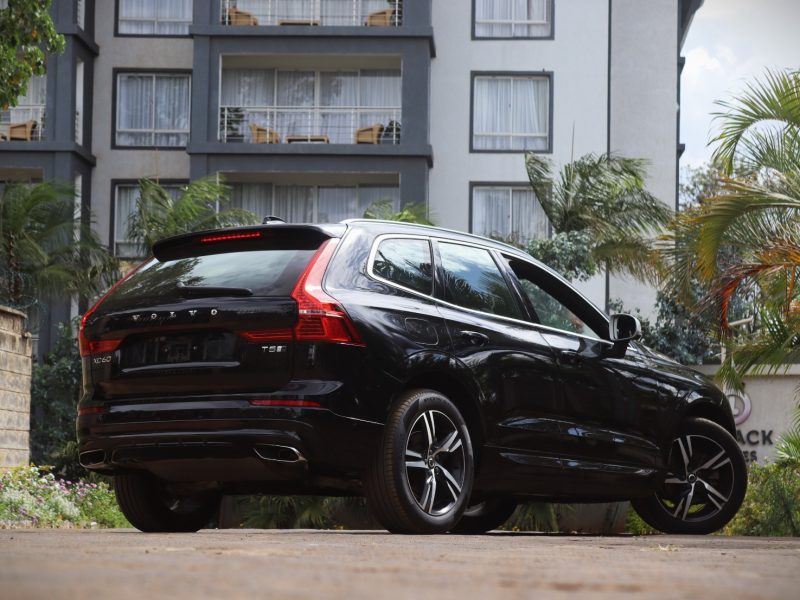 VOLVO XC60 R-DESIGN T5 – YOM 2018 | 2000CC Petrol Turbo Sporty • Powerful • Modern Scandinavian Luxury