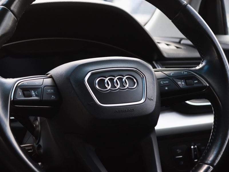 🔵 AUDI Q5 – YOM 2018 | Dynamic Blue Luxury with a Powerful 2000CC Engine