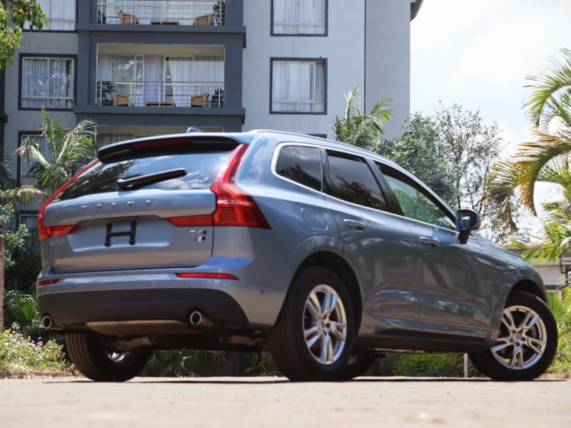 💙 VOLVO XC60 – 2018 | Elegant Blue SUV with 2000CC Diesel Twin-Turbo Power Luxury • Performance • Scandinavian Design