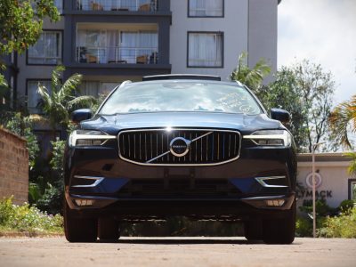 💙 VOLVO XC60 – YOM 2018 | Elegant Blue with Sunroof & 2000CC Diesel Twin-Turbo Power