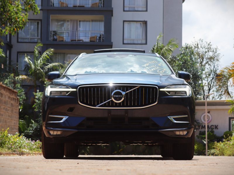 💙 VOLVO XC60 – YOM 2018 | Elegant Blue with Sunroof & 2000CC Diesel Twin-Turbo Power
