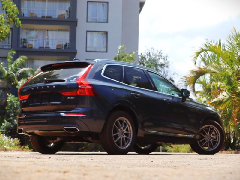 💙 VOLVO XC60 – YOM 2018 | Elegant Blue with Sunroof & 2000CC Diesel Twin-Turbo Power