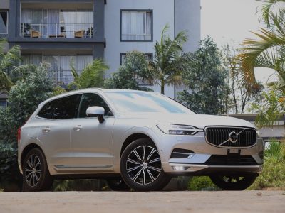 ✨ VOLVO XC60 T5 – YOM 2018 | Elegant Silver with a Powerful 2000CC Petrol Engine Scandinavian Luxury • Smooth Performance • Advanced Safety