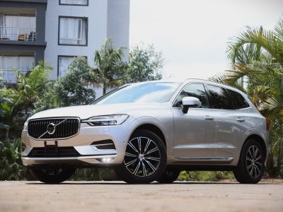 ✨ VOLVO XC60 T5 – YOM 2018 | Elegant Silver with a Powerful 2000CC Petrol Engine Scandinavian Luxury • Smooth Performance • Advanced Safety