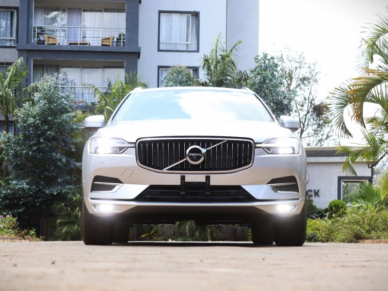 ✨ VOLVO XC60 T5 – YOM 2018 | Elegant Silver with a Powerful 2000CC Petrol Engine Scandinavian Luxury • Smooth Performance • Advanced Safety
