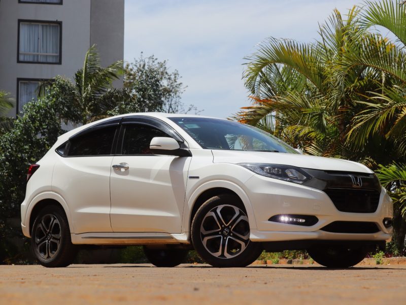 🤍 2018 HONDA VEZEL HYBRID – WHITE | 1500CC PETROL HYBRID • SPORTY • FUEL-EFFICIENT CROSSOVER SUV