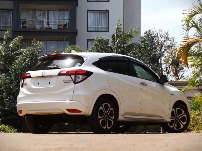 🤍 2018 HONDA VEZEL HYBRID – WHITE | 1500CC PETROL HYBRID • SPORTY • FUEL-EFFICIENT CROSSOVER SUV