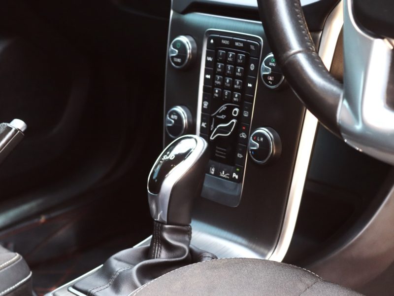 🔴 2016 VOLVO V40 – RED | 2000CC DIESEL • PREMIUM HATCHBACK • SCANDINAVIAN DESIGN