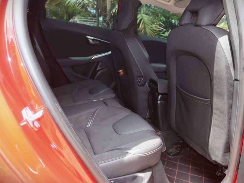 🔴 2016 VOLVO V40 – RED | 2000CC DIESEL • PREMIUM HATCHBACK • SCANDINAVIAN DESIGN