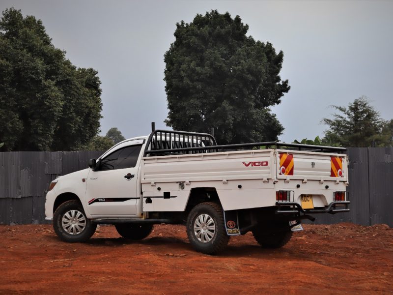 🛻 2014 TOYOTA HILUX SINGLE CAB – MANUAL | 2500CC PETROL • TOUGH WORKHORSE • UNSTOPPABLE RELIABILITY