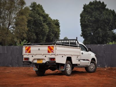 🛻 2014 TOYOTA HILUX SINGLE CAB – MANUAL | 2500CC PETROL • TOUGH WORKHORSE • UNSTOPPABLE RELIABILITY