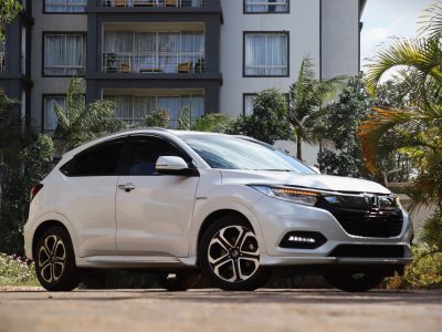 ⚪ 2019 HONDA VEZEL HYBRID – WHITE | 1500CC PETROL HYBRID • FUEL-EFFICIENT COMPACT SUV • JAPANESE RELIABILITY