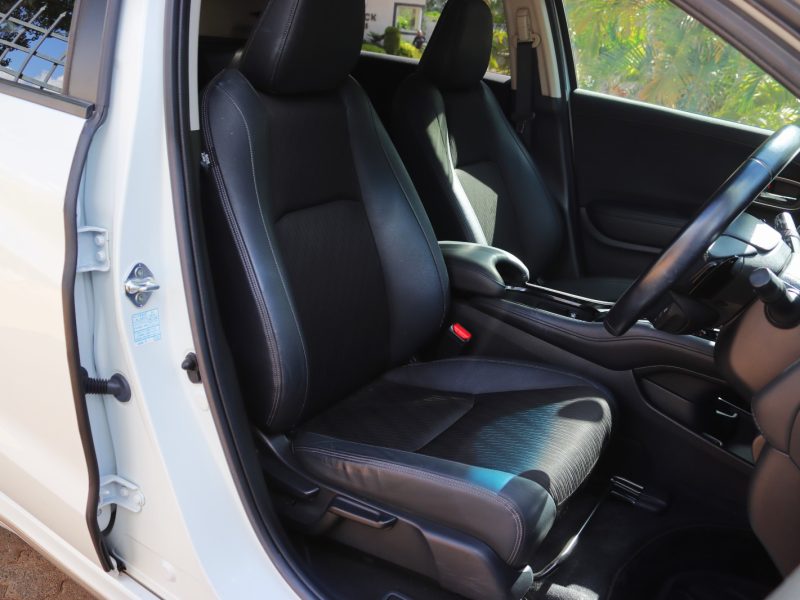 ⚪ 2019 HONDA VEZEL HYBRID – WHITE | 1500CC PETROL HYBRID • FUEL-EFFICIENT COMPACT SUV • JAPANESE RELIABILITY