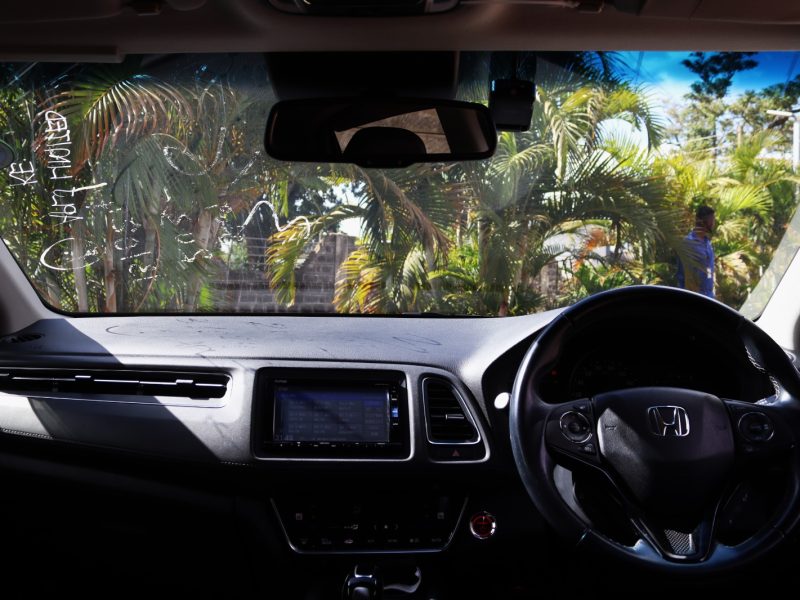 ⚪ 2019 HONDA VEZEL HYBRID – WHITE | 1500CC PETROL HYBRID • FUEL-EFFICIENT COMPACT SUV • JAPANESE RELIABILITY