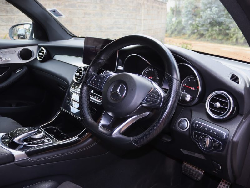 🤍 2019 MERCEDES-BENZ GLC 220d – WHITE | 2200CC DIESEL TURBO • LUXURY SUV • PREMIUM PERFORMANCE