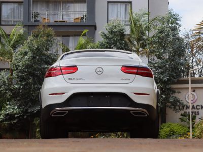 🤍 2019 MERCEDES-BENZ GLC 220d – WHITE | 2200CC DIESEL TURBO • LUXURY SUV • PREMIUM PERFORMANCE