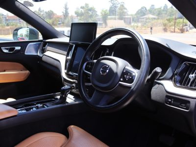 🟢 2019 VOLVO XC60 INSCRIPTION – GREEN | LUXURY SUV • SUNROOF • BOWERS & WILKINS • PREMIUM COMFORT