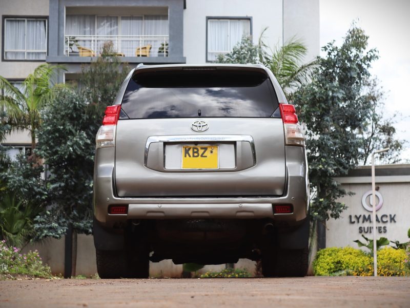 🚙 2010 TOYOTA LAND CRUISER PRADO – BROWN | 2700CC DIESEL • 4x4 • FULL-SIZE LUXURY SUV