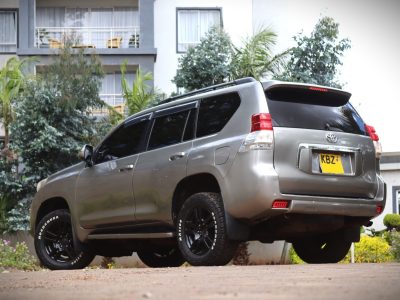 🚙 2010 TOYOTA LAND CRUISER PRADO – BROWN | 2700CC DIESEL • 4x4 • FULL-SIZE LUXURY SUV