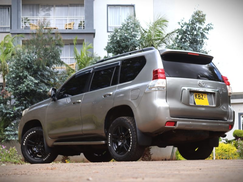 🚙 2010 TOYOTA LAND CRUISER PRADO – BROWN | 2700CC DIESEL • 4x4 • FULL-SIZE LUXURY SUV
