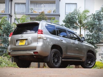🚙 2010 TOYOTA LAND CRUISER PRADO – BROWN | 2700CC DIESEL • 4x4 • FULL-SIZE LUXURY SUV