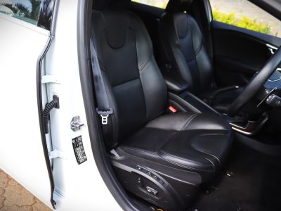 🚗 2019 VOLVO V40 T3 – 1500CC PETROL TURBO • LUXURY • MOONROOF